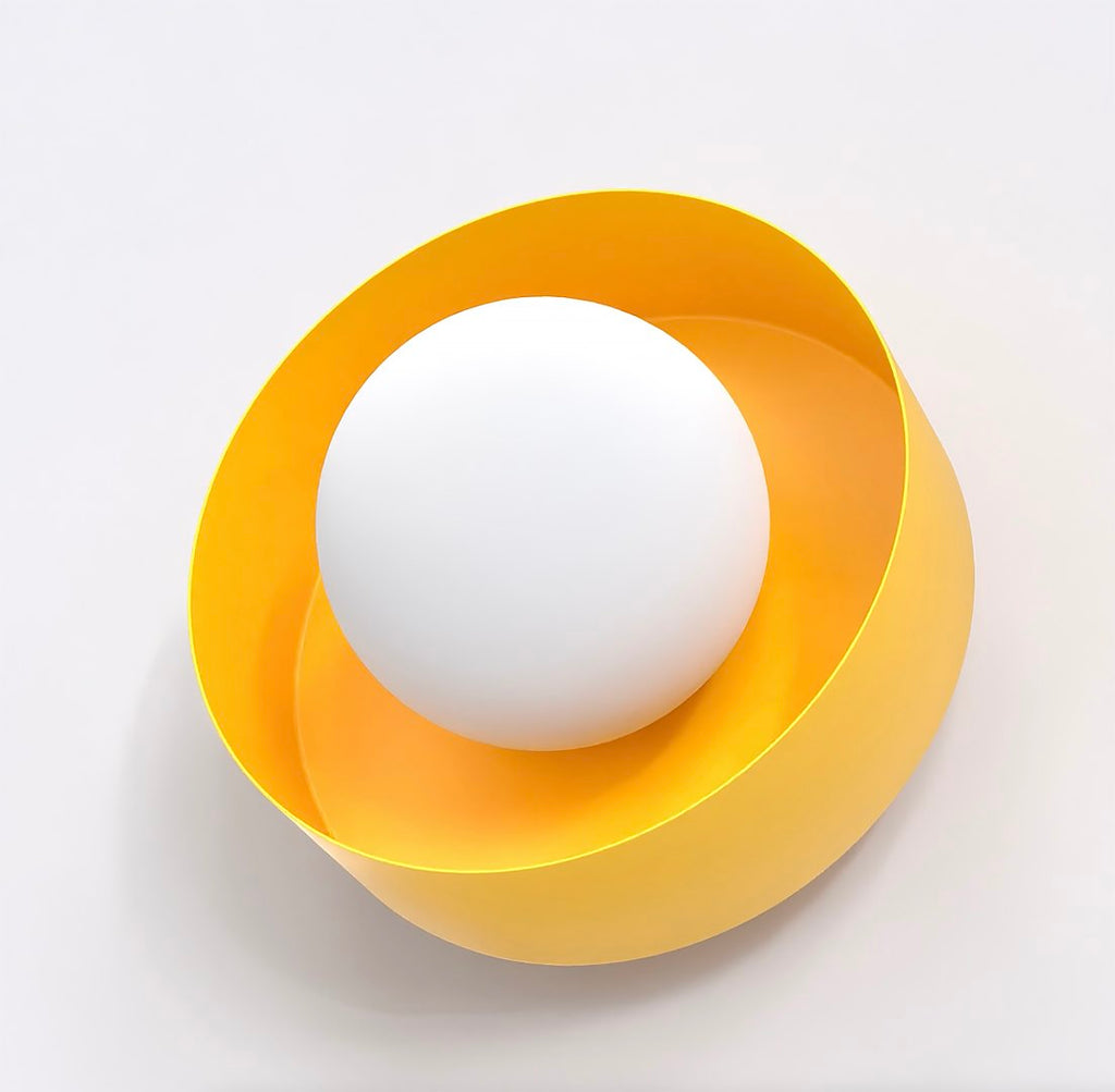 Wandlamp gepoedercoat staal minimalistisch Lulu K1 oranje met witte kap Ø 10 cm, voor hal en slaapkamer