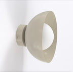 Wandlamp gepoedercoat staal minimalistisch Bibi K1 mokka met witte kap Ø 10 cm, G9 fitting
