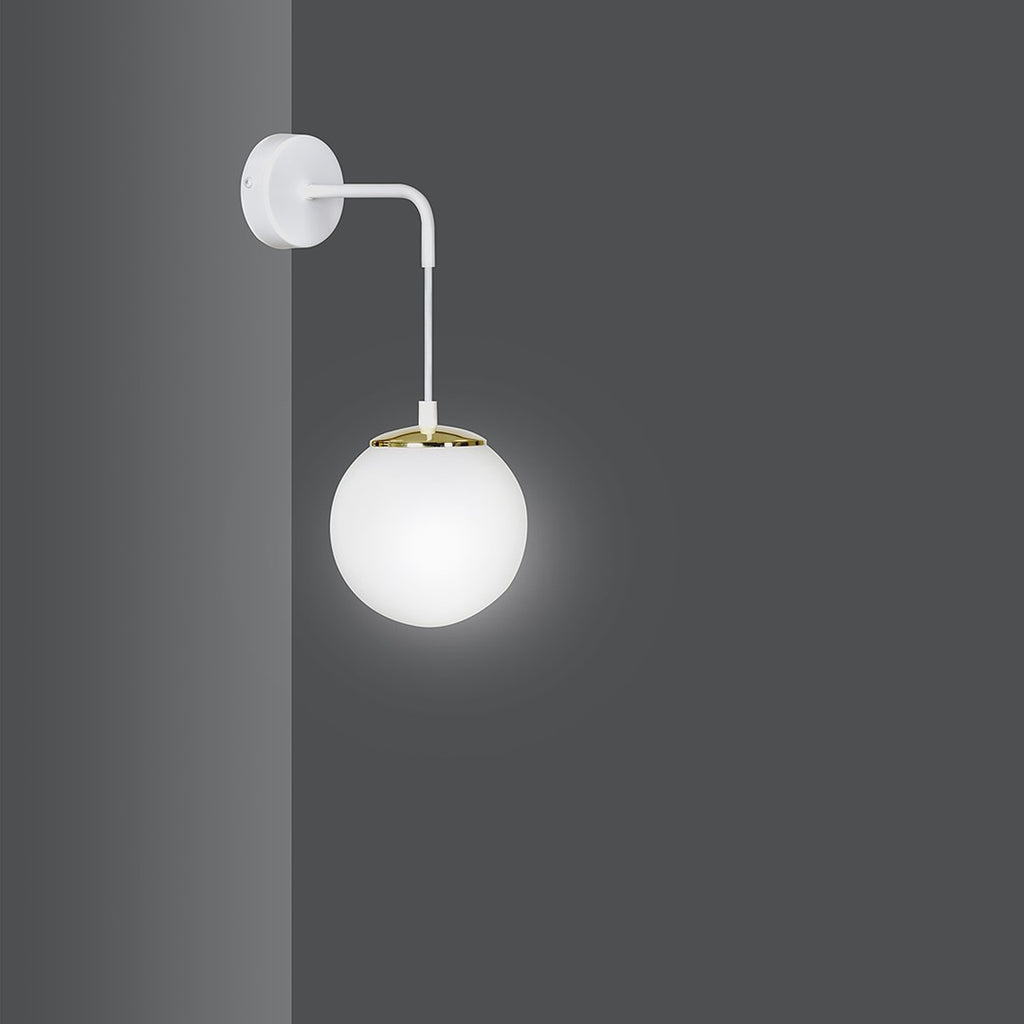 Wandlamp gepoedercoat staal en glas Ognis wit met glazen bol Ø 15 cm, E27, voor hal, woonkamer of slaapkamer