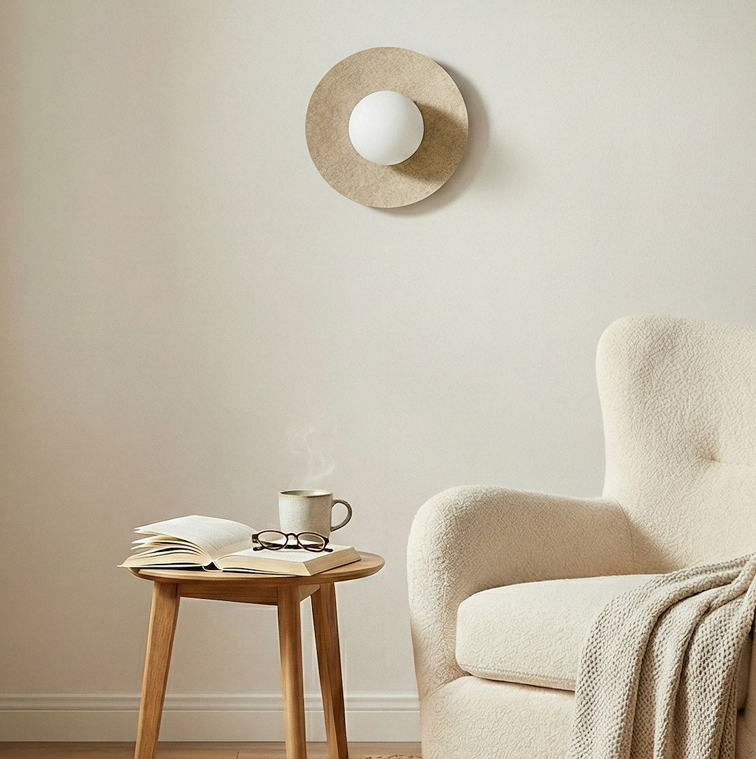 Wandlamp gepoedercoat staal en vilt Calma boho beige 20 x 13 cm, G9 fitting voor slaapkamer en gang