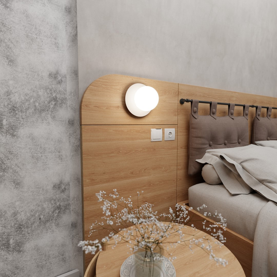 Wandlamp Minerva gepoedercoat staal en melkglas, modern, wit, Ø 15 cm, 1 fitting E14, voor hal, woonkamer of slaapkamer