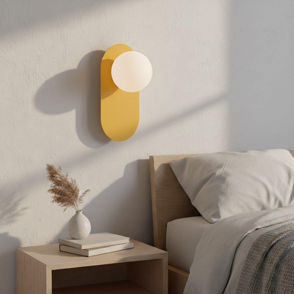 Wandlamp gepoedercoat staal minimalistisch Viva K1 oranje met witte bol Ø 10 cm, G9, woonkamer en gang