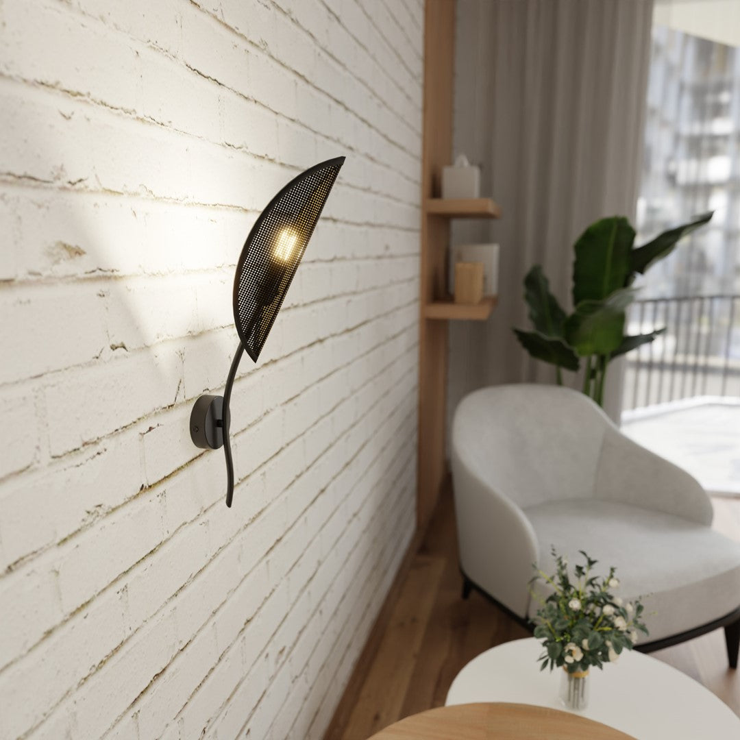 Wandlamp gepoedercoat staal Lotus modern zwart met gouden binnenzijde, bladvormige kap, E14, 12 x 51 cm