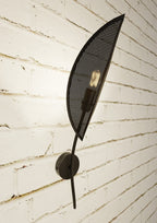 Wandlamp gepoedercoat staal Lotus modern zwart met gouden binnenzijde, bladvormige kap, E14, 12 x 51 cm
