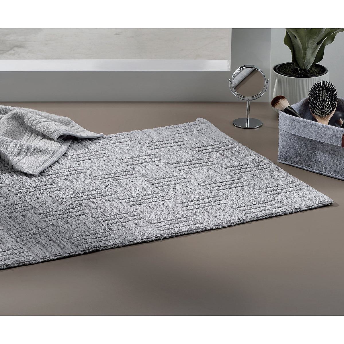 Badmat katoen Leana granietgrijs 100 x 60 cm, antislip en geschikt voor vloerverwarming