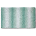 Rechthoekige badmat met zachte hoge pool in groen met ombre-effect dat in verticale banen overloopt naar wit