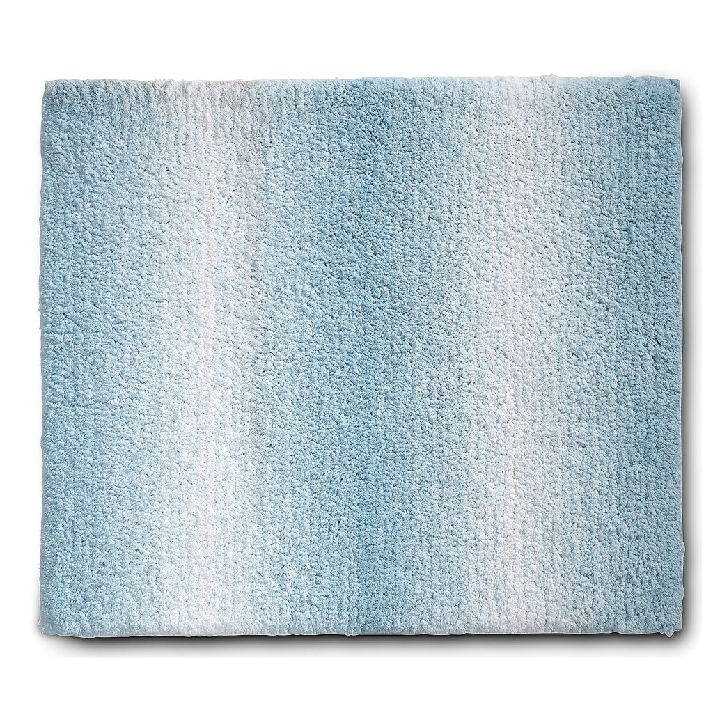 Blauwe badmat met ombre-effect van lichtblauw naar wit en een zachte hoge pool