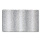 Rechthoekige grijs-witte hoogpolige badmat met ombre-effect in verticale banen