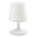 Witte draagbare tafellamp met taps toelopende kap op een slanke steel met ronde voet