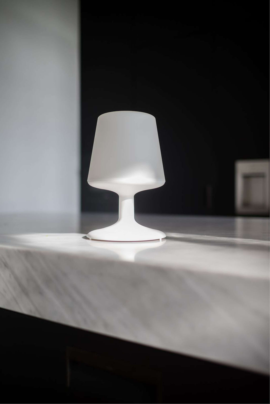 Tafellamp Light To Go draagbaar wit, met instelbare lichtsterkte voor lezen, werken of sfeerlicht