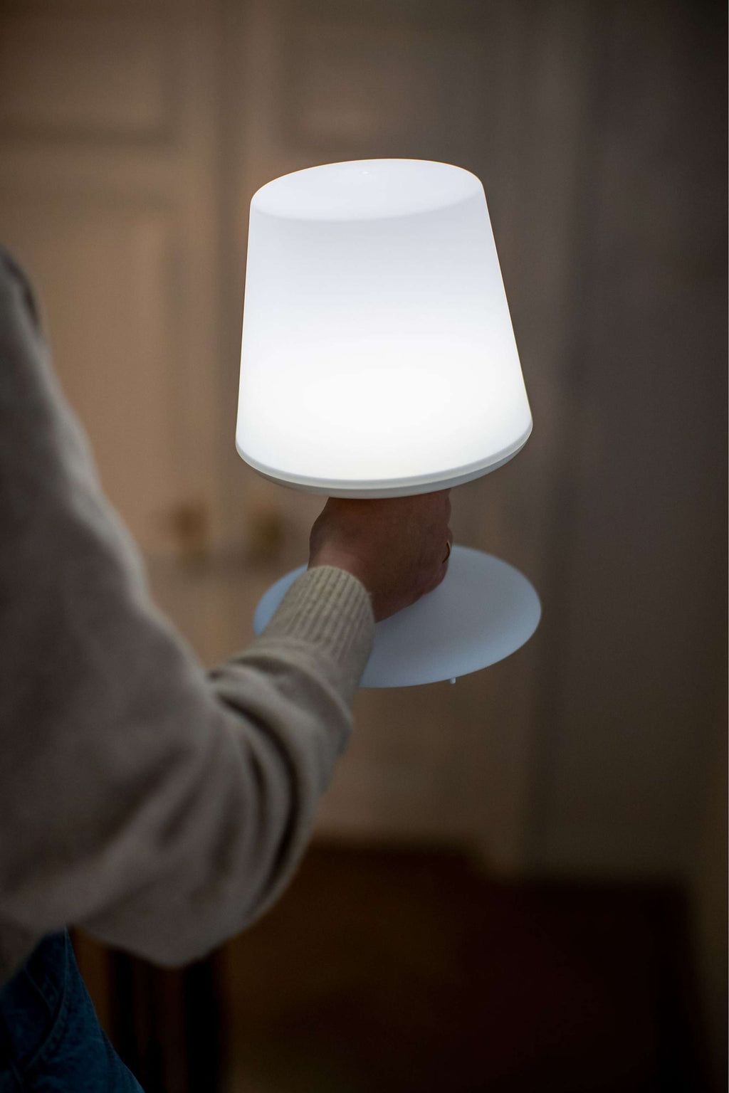 Tafellamp Light To Go draagbaar wit, met instelbare lichtsterkte voor lezen, werken of sfeerlicht