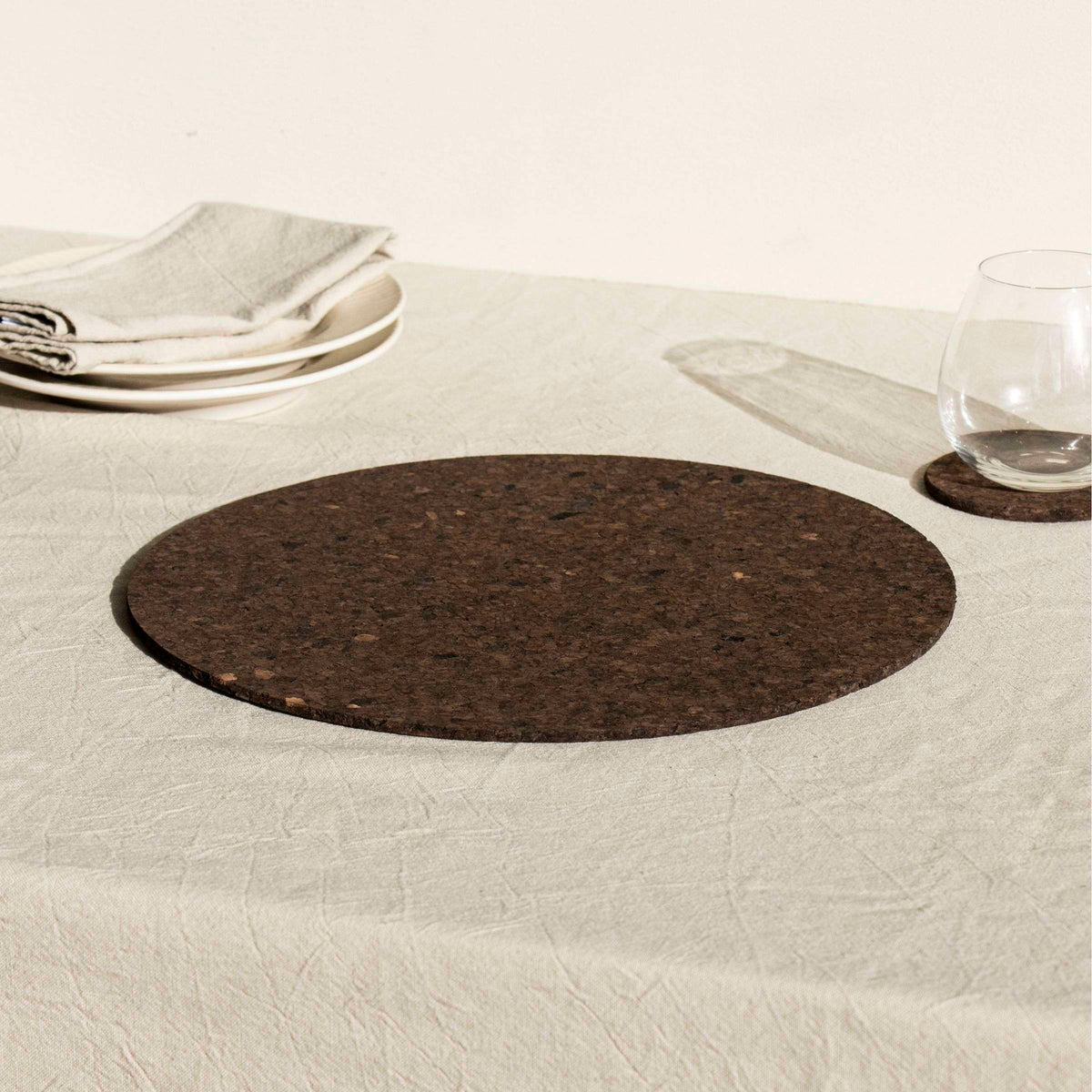 Placemats kurk gerookt donkerbruin Ø 32 cm, set van 2 voor de eettafel