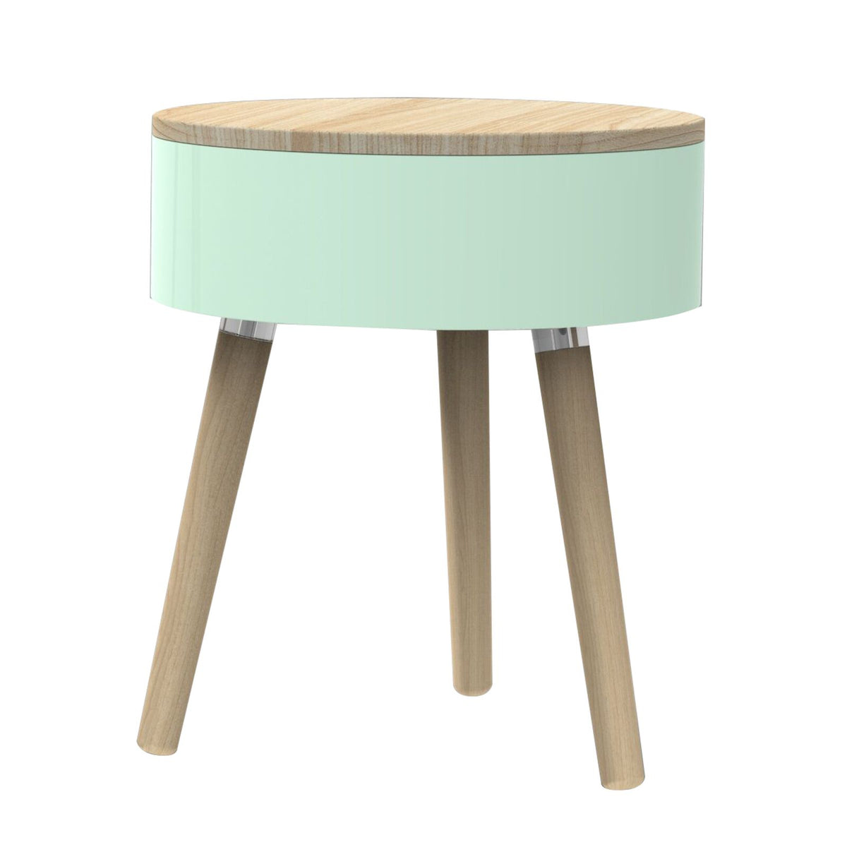 Ronde mintgroene bijzettafel met houten blad en drie houten poten tegen een witte achtergrond