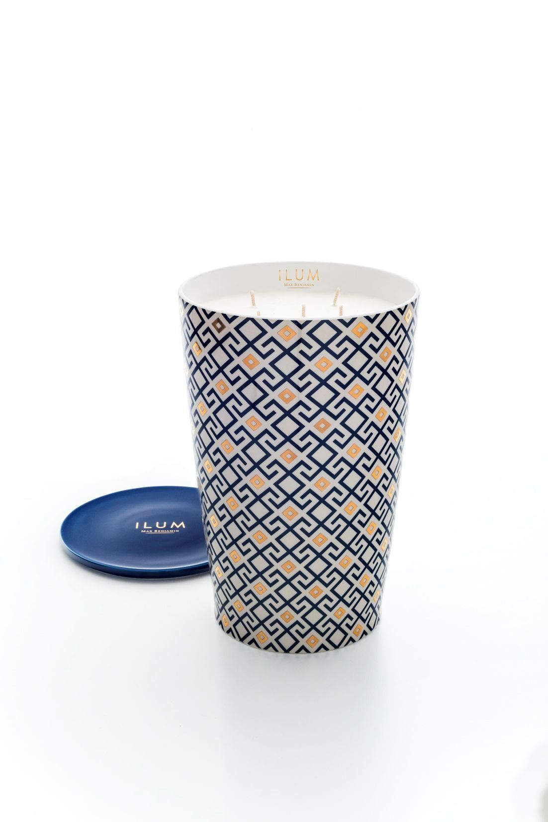 Geurkaars Ilum Fig Arabesque groot, vijg, kaneel en vanille, blauw met goud decor