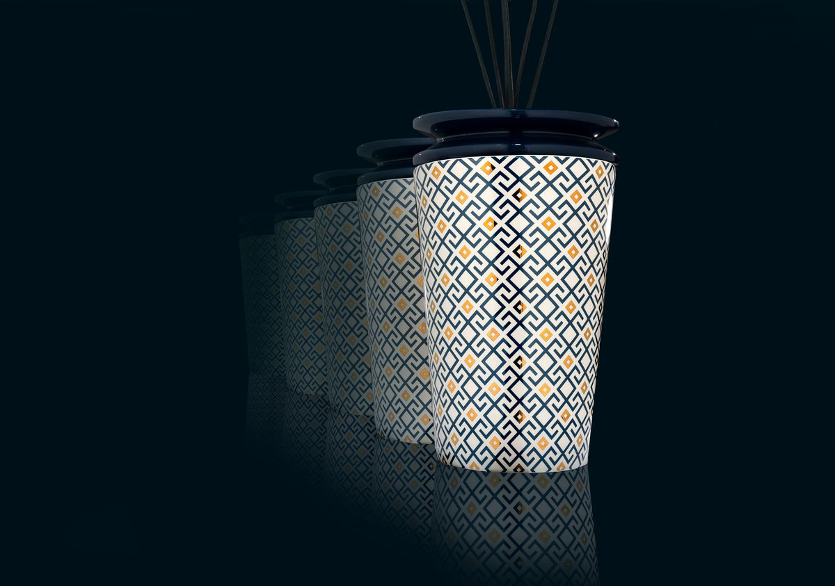 Geurdiffuser porselein Fig Arabesque, blauw met wit en goud, klein model voor woonkamer en slaapkamer