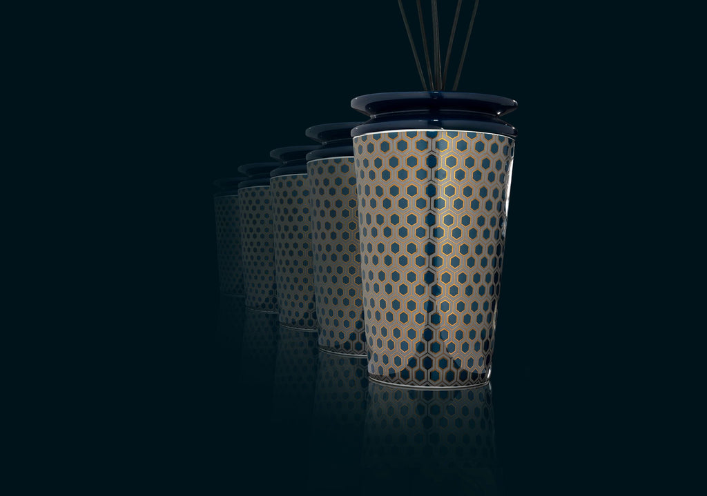 Geurdiffuser Ilum Cologne Retro porselein blauw met geometrisch patroon, klein, met geurstokjes
