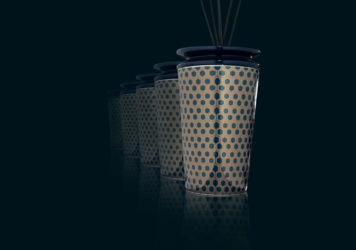 Geurdiffuser Ilum Cologne Retro porselein blauw met geometrisch patroon, klein, met geurstokjes