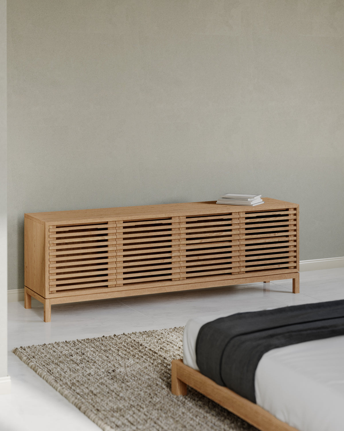 Tv-meubel essenhout Tanner Japandi lamellen vlaskleur 198 x 46 x 66 cm, vierdeurs mediaconsole
