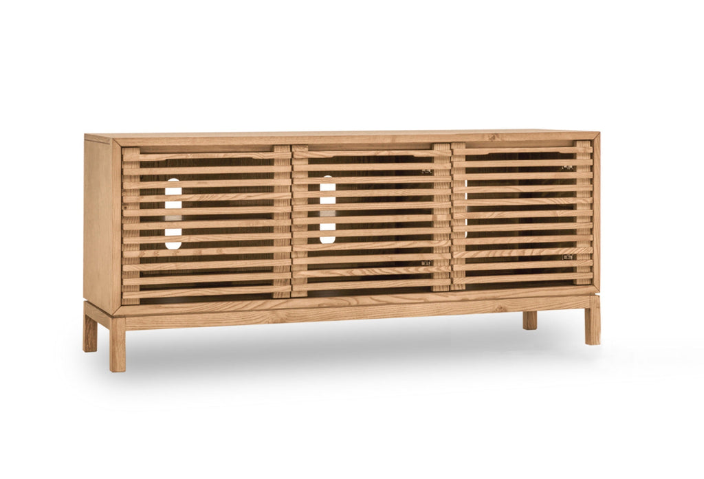 Tv-meubel massief essenhout Tanner lamellen Flaxen naturel, drie deuren – B 124 x D 46 x H 66 cm