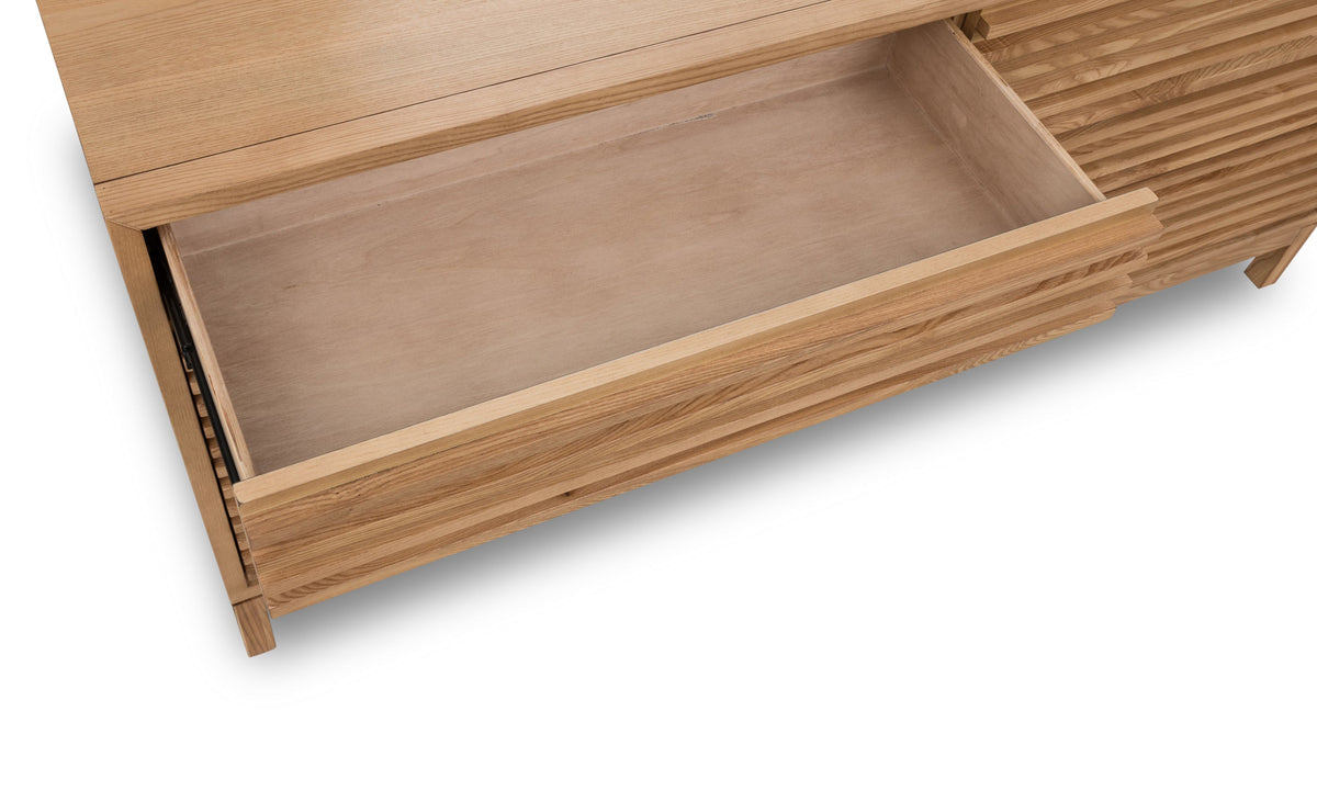 Ladekast essenhout Tanner Flaxen naturel met zes lades, lamellenfront – 173 x 46 x 84 cm