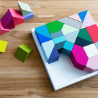 Blokkenspel massief hout multicolor, set van 30 blokken in 30 kleuren, 20 x 20 x 4 cm, spel en woonaccessoire