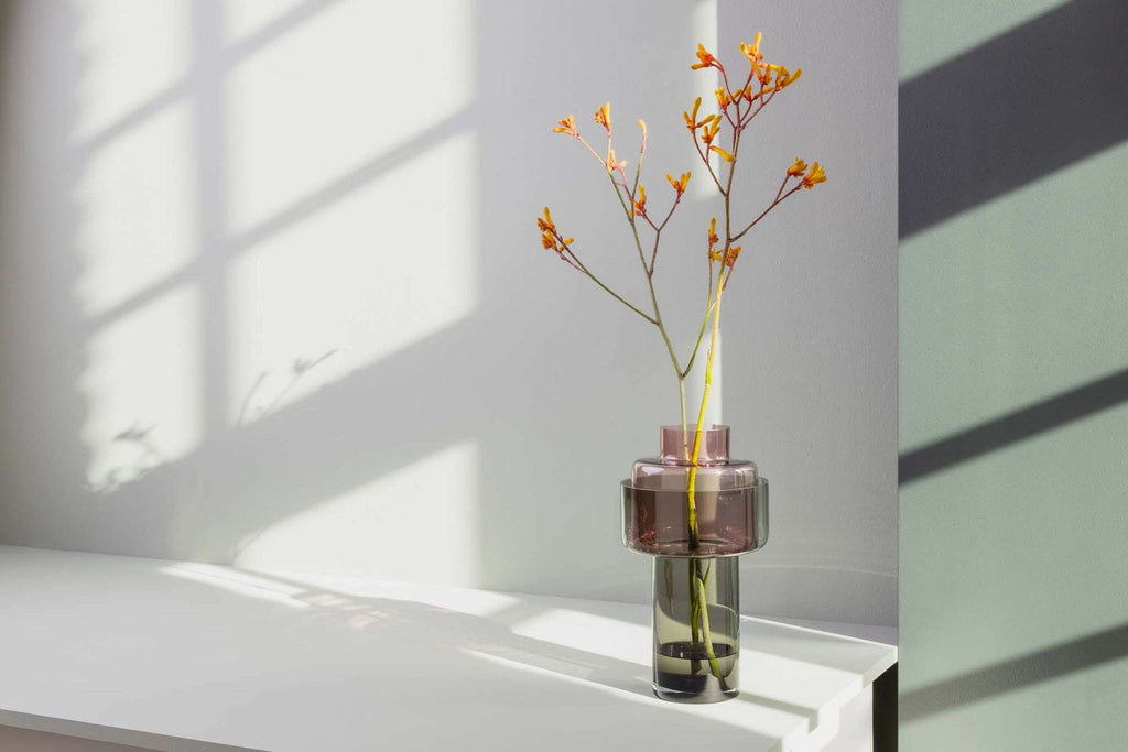 Vaas glas mondgeblazen tweedelig Aura, paars en grijs, H 31 cm Ø 17 cm, glas-in-glas-look