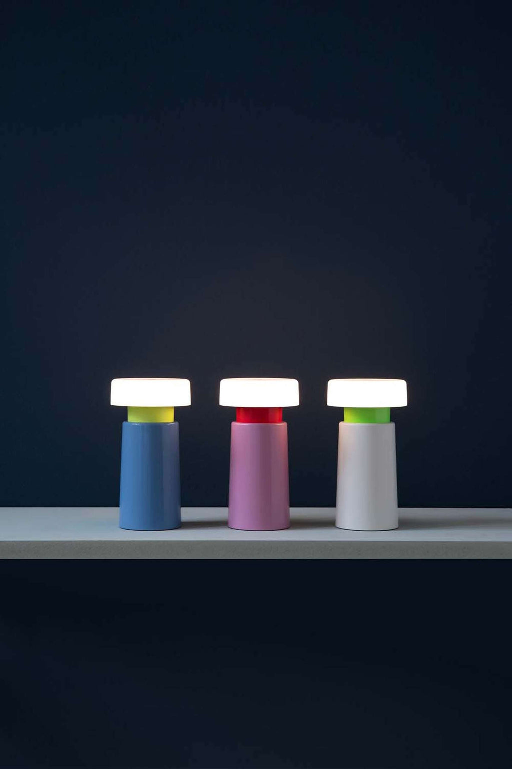 Tafellamp led oplaadbaar kunststof Victoria aquablauw H 17,5 cm Ø 9,5 cm, draadloos met dimmer