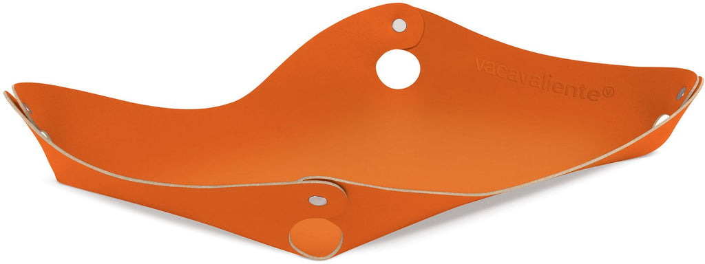Oranje bureau-organizer met drukknopen en een rond gat, met een inkeping in de rand en een naturel gekleurde randafwerking